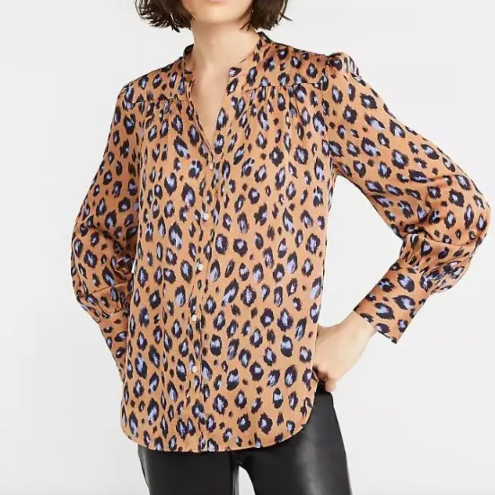 NWT Ann Taylor Animal Print Shirred Split Neck Blouse In Maple Tan • XSP 🗣